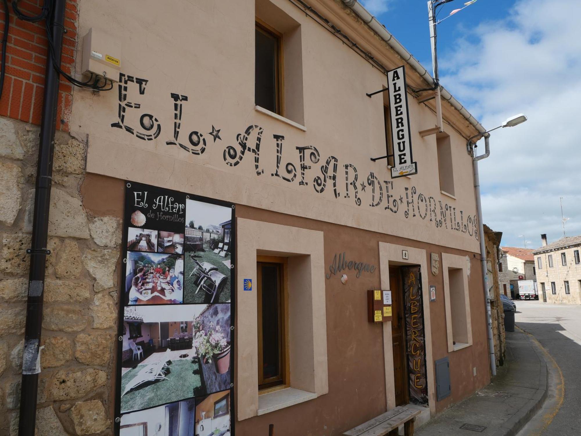 Albergue El Alfar/Pilgrim Hostel Hornillos del Camino Luaran gambar