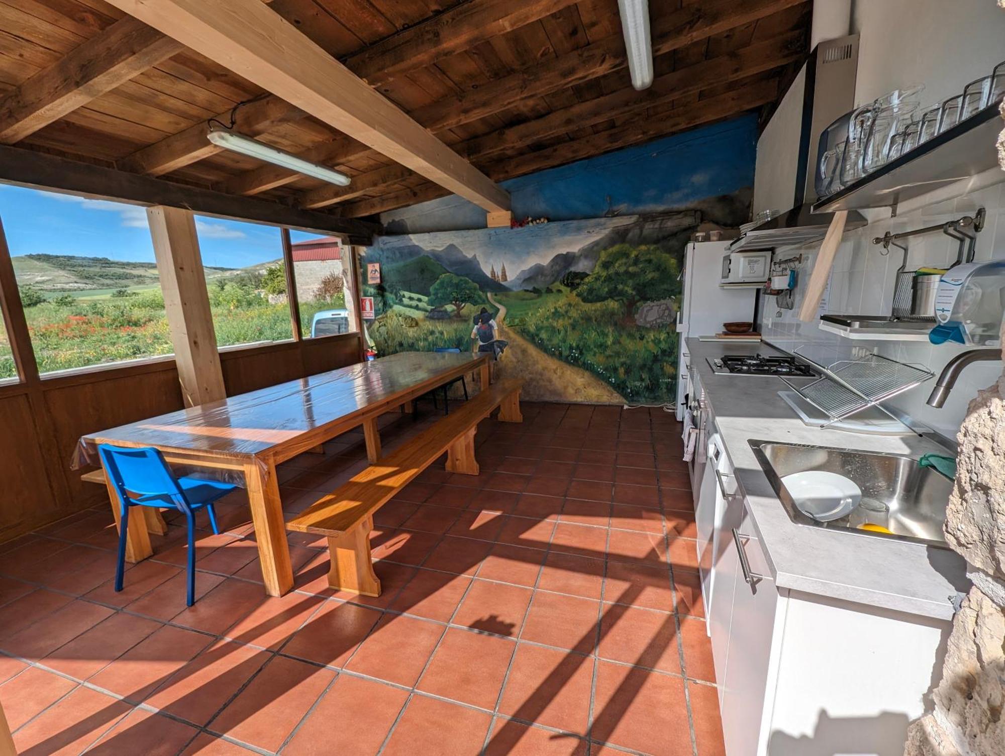 Albergue El Alfar/Pilgrim Hostel Hornillos del Camino Luaran gambar